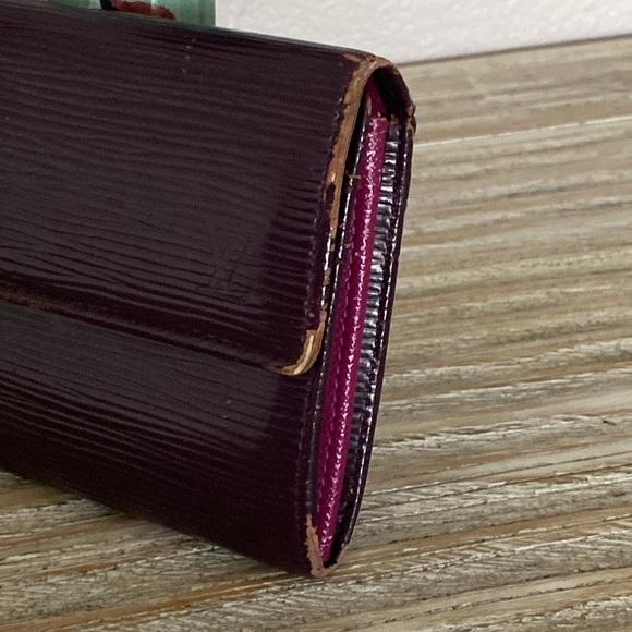 Louis Vuitton - Plum/Purple LV Epi Long Wallet - Picture 4 of 16